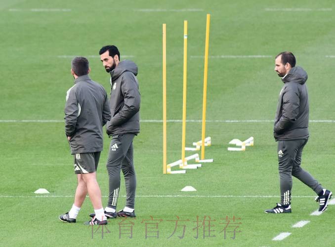 迭戈-阿瓜多谈首秀:感谢所有教练特别是阿韦罗亚 迭戈-阿瓜多谈首秀:感谢所有教练特别是阿韦罗亚